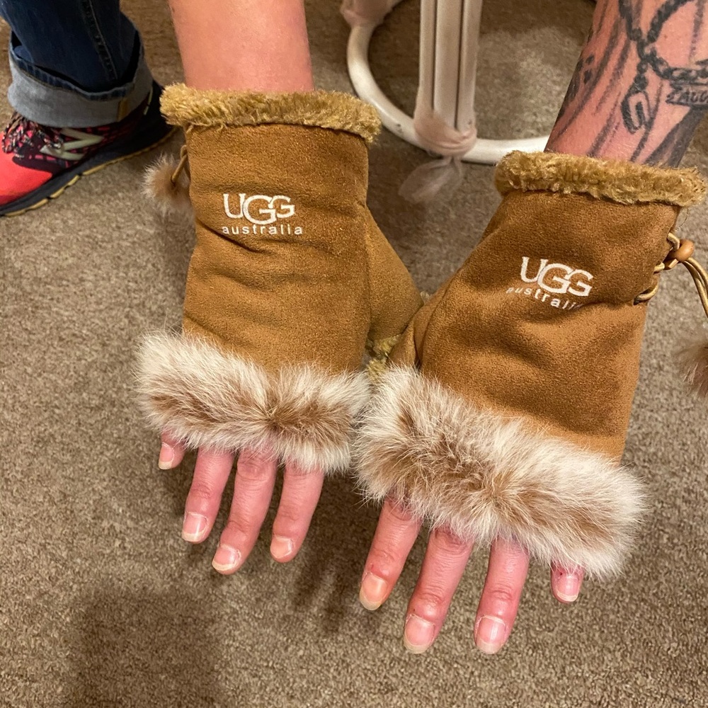 Ugg fingerless gloves
